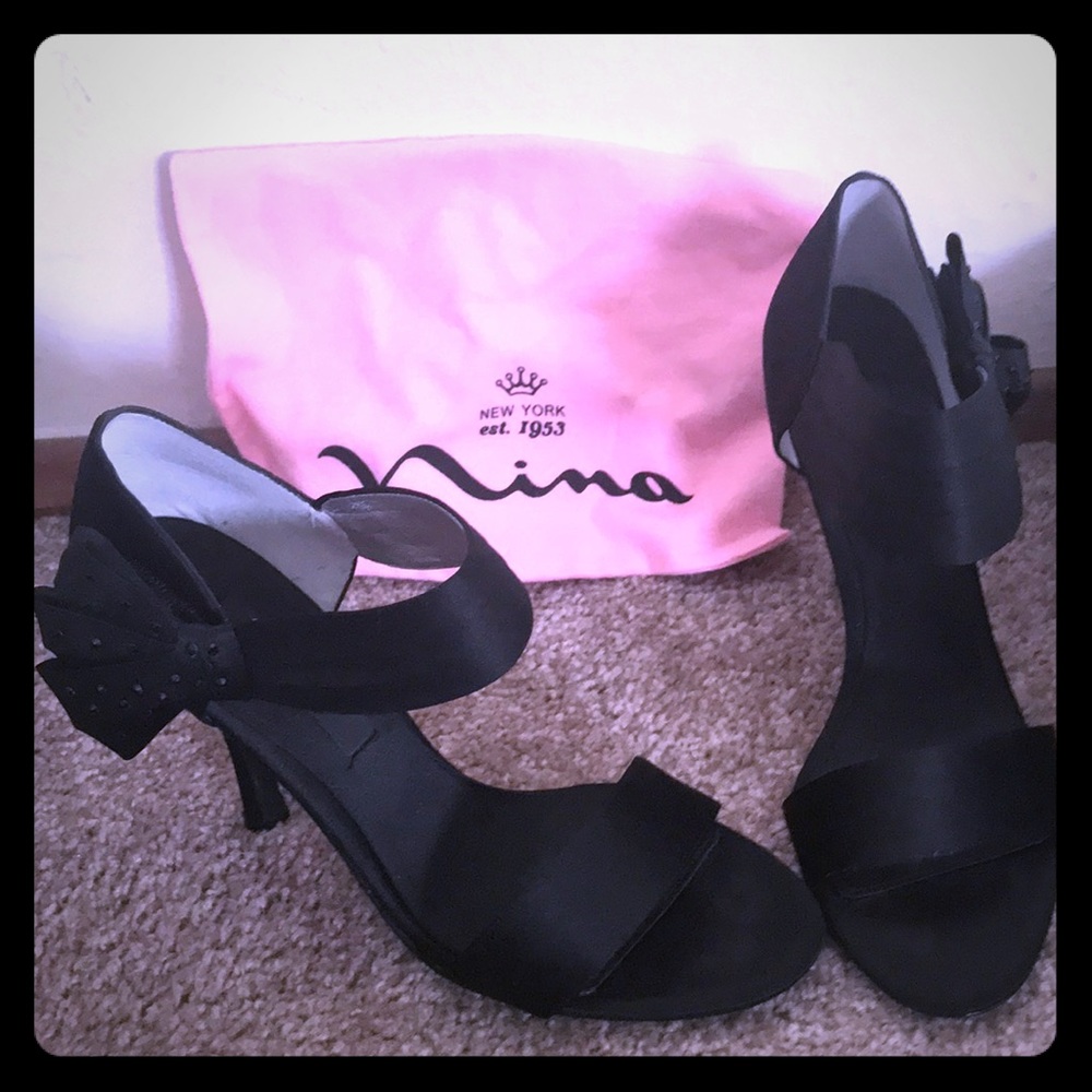 Nina 👑 Black heels